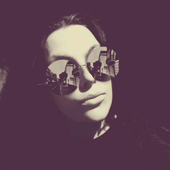 Meet your Posher, Anna - Picture 1 of 1